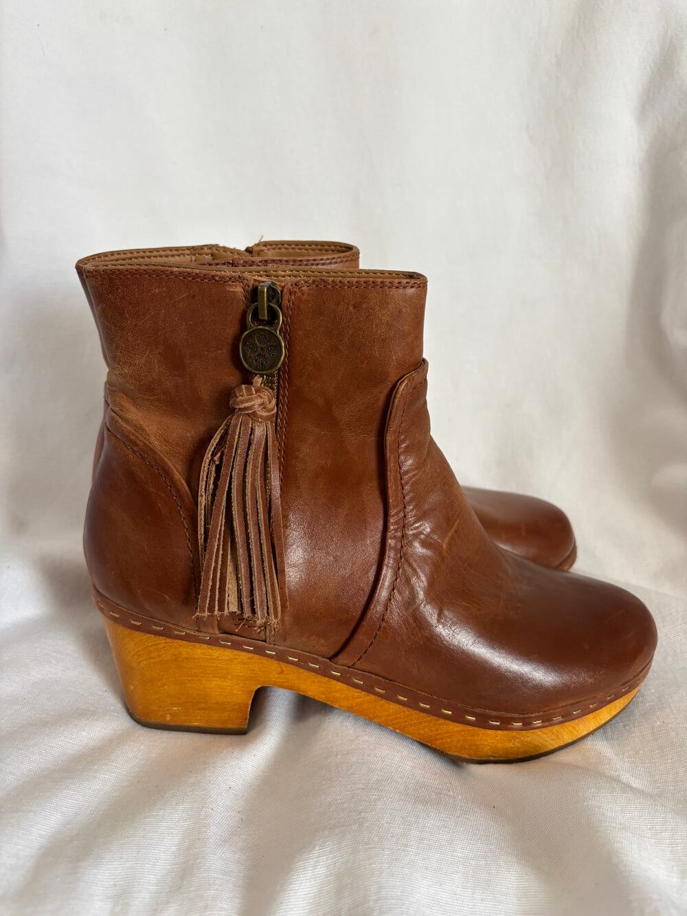 Patricia Nash Women's 7.5 Brown Leather Rafael Tasseled Ankle Clog Booties